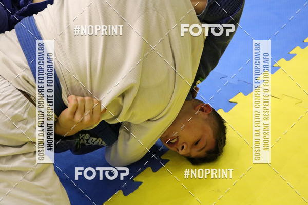 Buy your photos of the eventfight friends on Fotop