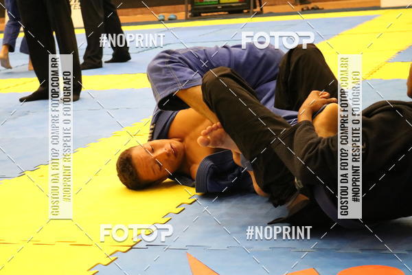 Buy your photos of the eventfight friends on Fotop