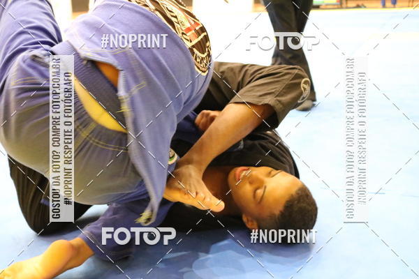 Buy your photos of the eventfight friends on Fotop