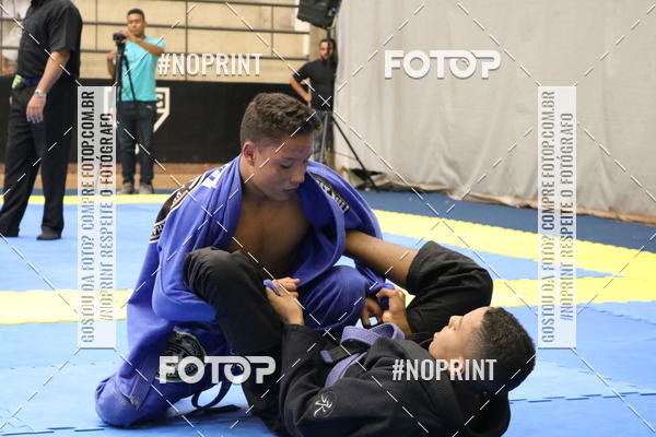 Buy your photos of the eventfight friends on Fotop