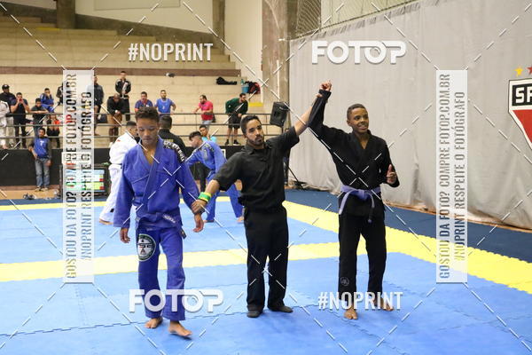 Buy your photos of the eventfight friends on Fotop