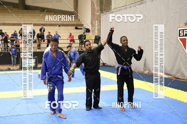 Buy your photos of the eventfight friends on Fotop