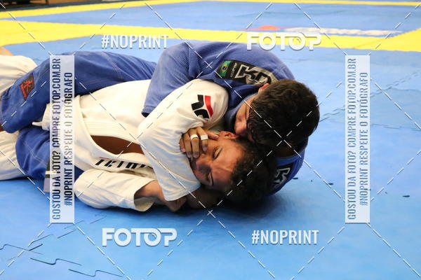 Buy your photos of the eventfight friends on Fotop