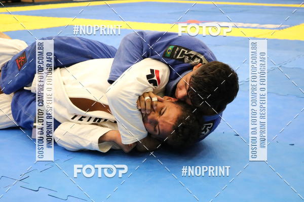 Buy your photos of the eventfight friends on Fotop