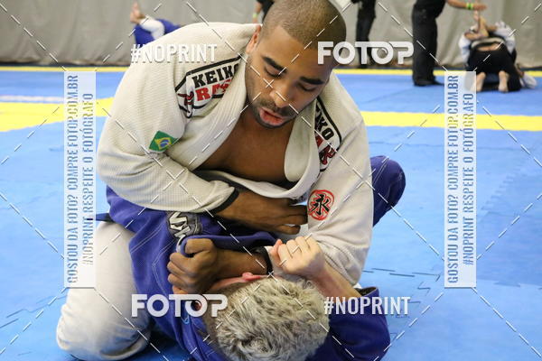 Buy your photos of the eventfight friends on Fotop