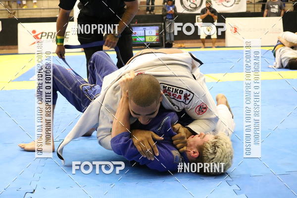 Buy your photos of the eventfight friends on Fotop