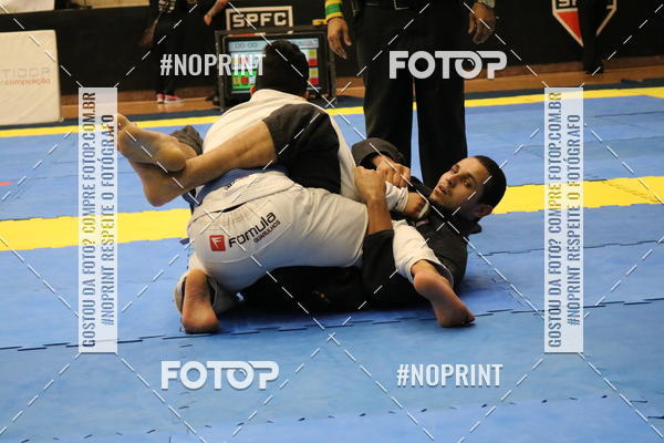 Buy your photos of the eventfight friends on Fotop