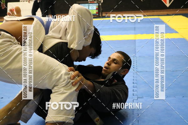 Buy your photos of the eventfight friends on Fotop