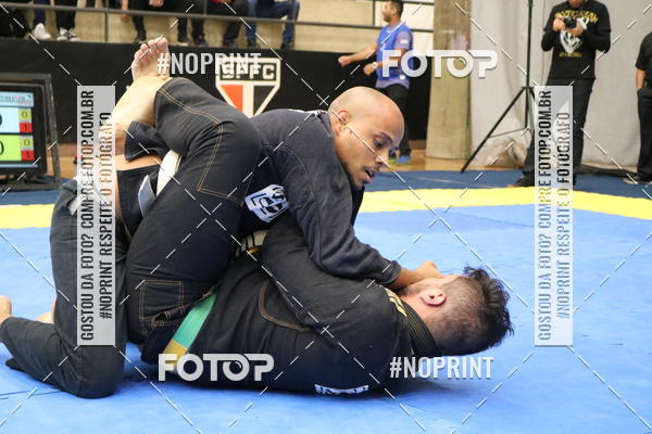 Buy your photos of the eventfight friends on Fotop