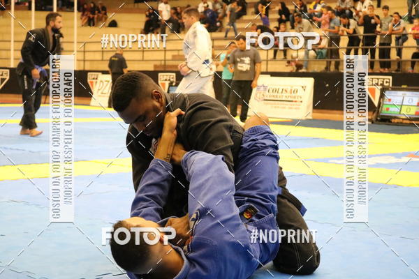 Buy your photos of the eventfight friends on Fotop