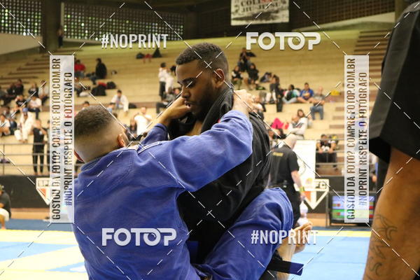 Buy your photos of the eventfight friends on Fotop