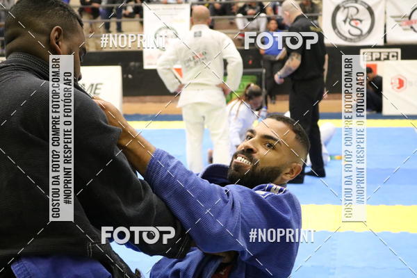 Buy your photos of the eventfight friends on Fotop