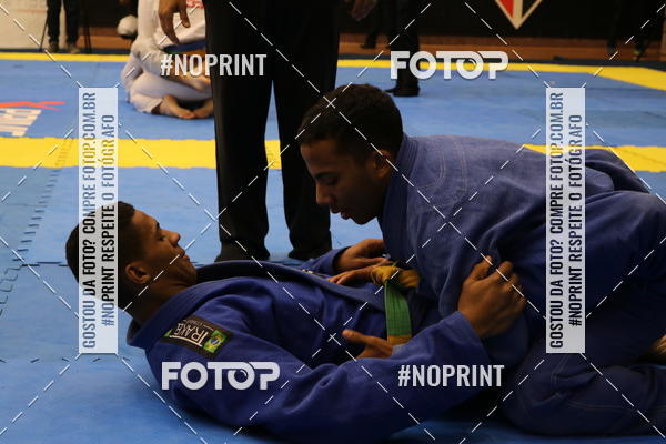 Buy your photos of the eventfight friends on Fotop