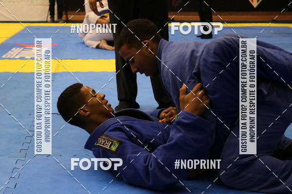 Buy your photos of the eventfight friends on Fotop