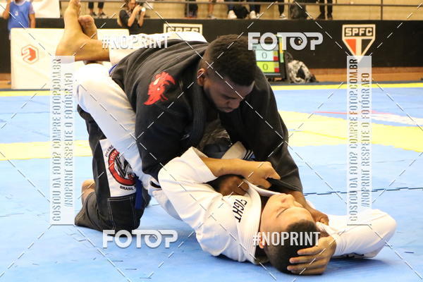 Buy your photos of the eventfight friends on Fotop