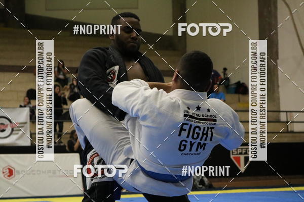 Buy your photos of the eventfight friends on Fotop