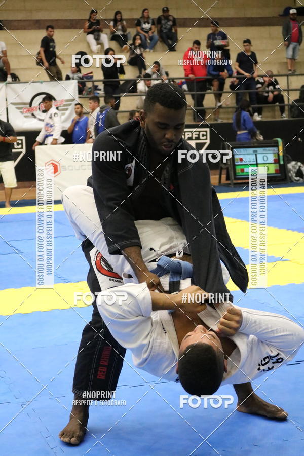 Buy your photos of the eventfight friends on Fotop