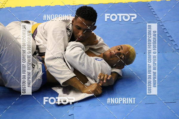 Buy your photos of the eventfight friends on Fotop