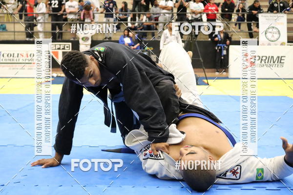 Buy your photos of the eventfight friends on Fotop