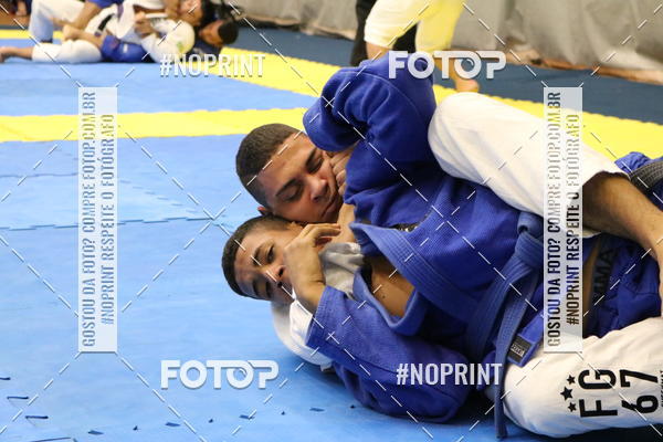 Buy your photos of the eventfight friends on Fotop