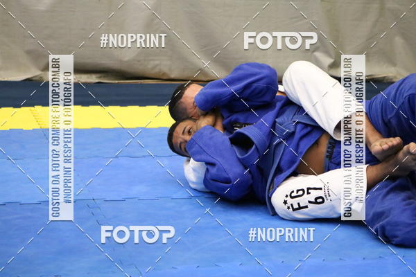 Buy your photos of the eventfight friends on Fotop