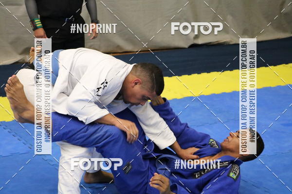 Buy your photos of the eventfight friends on Fotop