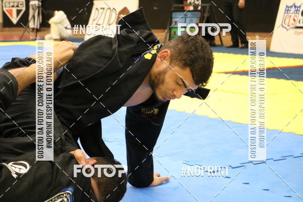 Buy your photos of the eventfight friends on Fotop