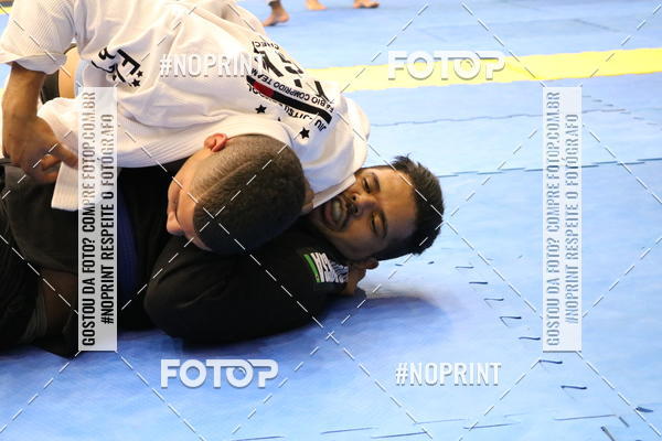 Buy your photos of the eventfight friends on Fotop