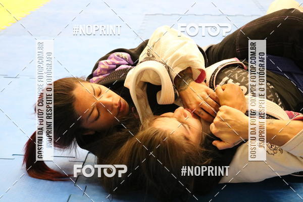 Buy your photos of the eventfight friends on Fotop