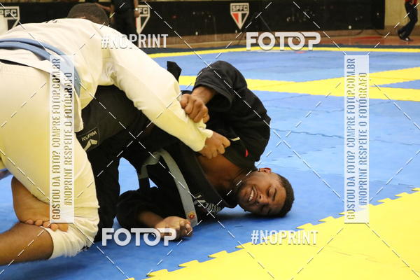 Buy your photos of the eventfight friends on Fotop