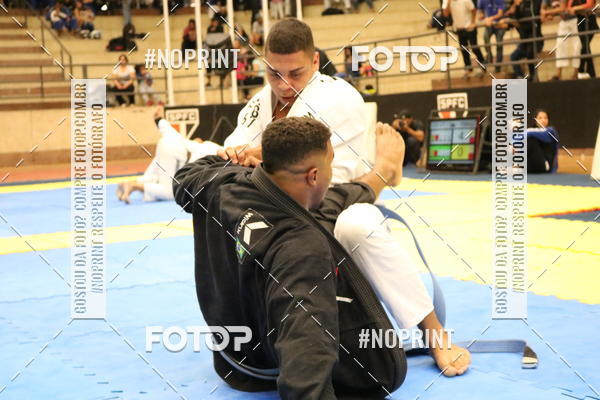 Buy your photos of the eventfight friends on Fotop