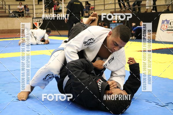 Buy your photos of the eventfight friends on Fotop