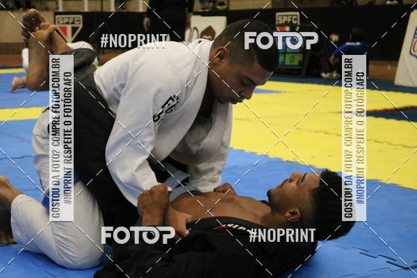 Buy your photos of the eventfight friends on Fotop