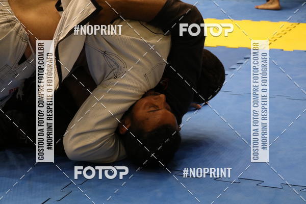 Buy your photos of the eventfight friends on Fotop