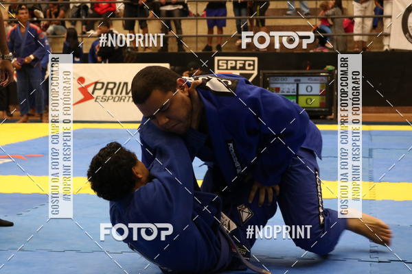 Buy your photos of the eventfight friends on Fotop