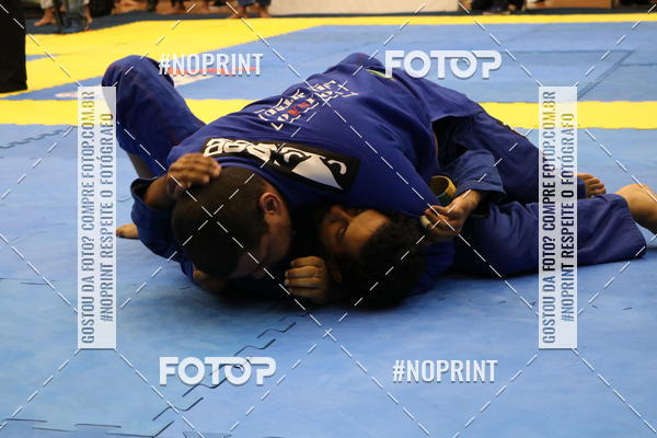 Buy your photos of the eventfight friends on Fotop