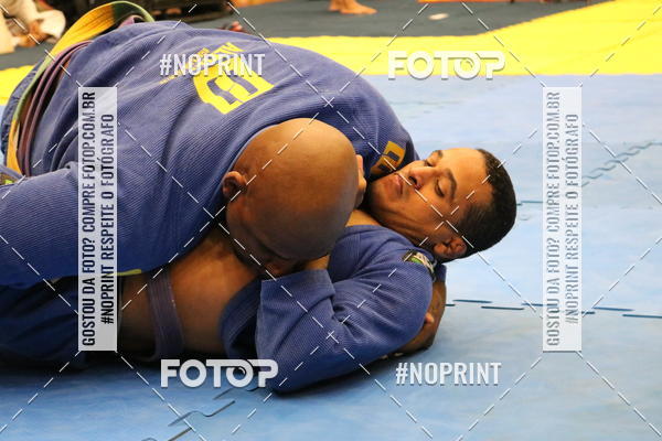 Buy your photos of the eventfight friends on Fotop