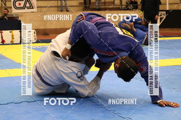 Buy your photos of the eventfight friends on Fotop