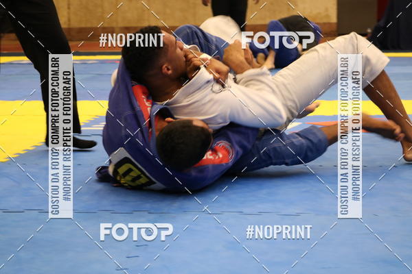 Buy your photos of the eventfight friends on Fotop