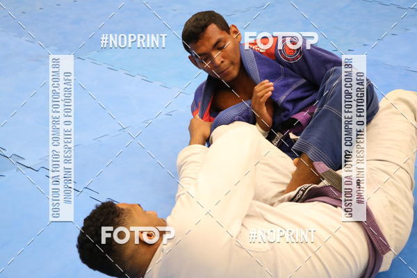 Buy your photos of the eventfight friends on Fotop