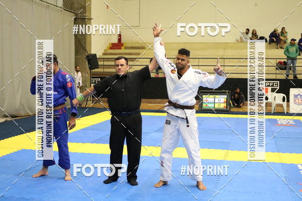 Buy your photos of the eventfight friends on Fotop