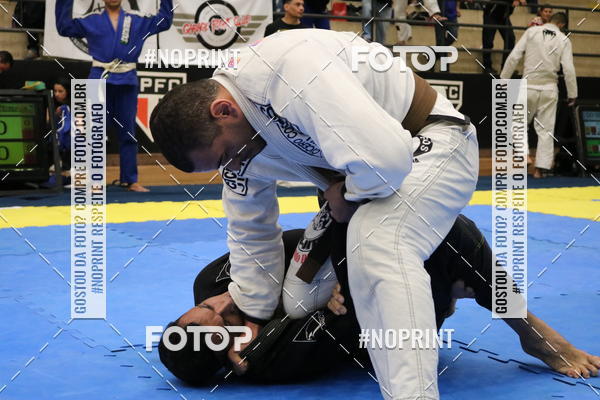 Buy your photos of the eventfight friends on Fotop