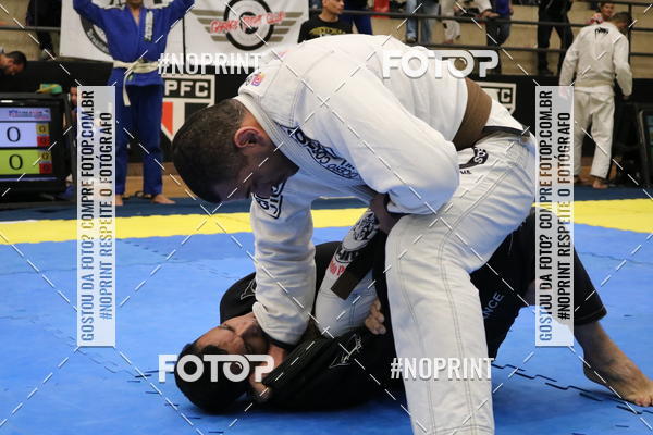 Buy your photos of the eventfight friends on Fotop