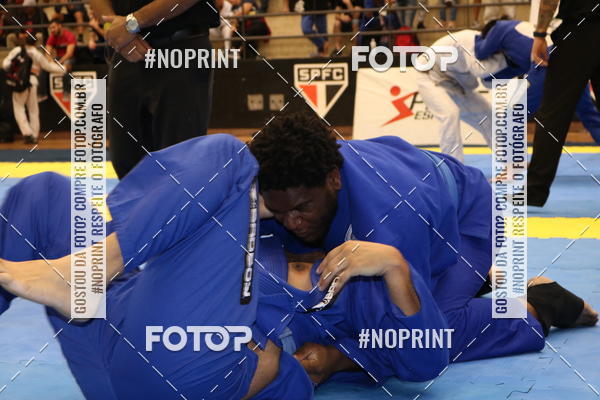 Buy your photos of the eventfight friends on Fotop