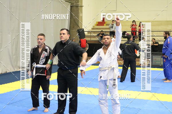 Buy your photos of the eventfight friends on Fotop