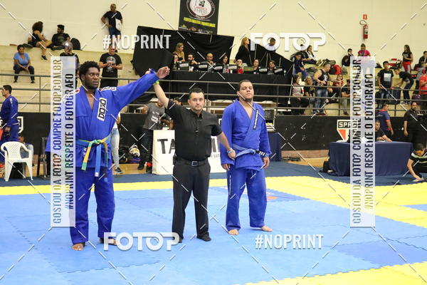 Buy your photos of the eventfight friends on Fotop