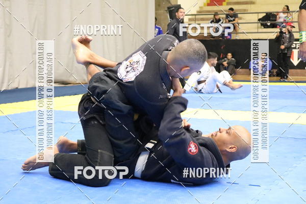 Buy your photos of the eventfight friends on Fotop