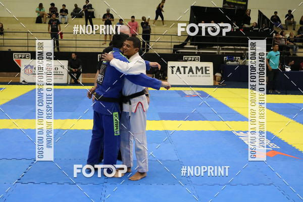 Buy your photos of the eventfight friends on Fotop