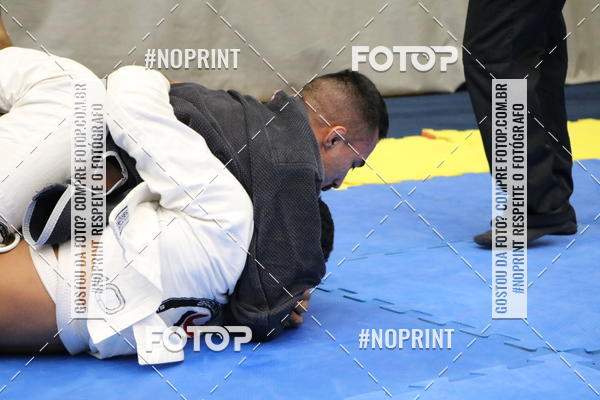 Buy your photos of the eventfight friends on Fotop