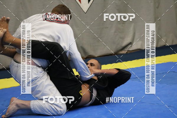 Buy your photos of the eventfight friends on Fotop